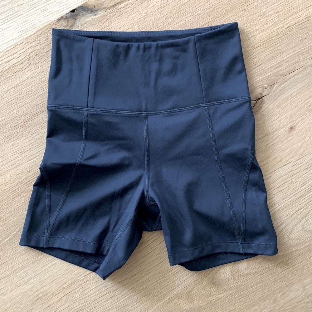 NWOT GIRLFRIEND COLLECTIVE High-Rise Recycled Running Shorts